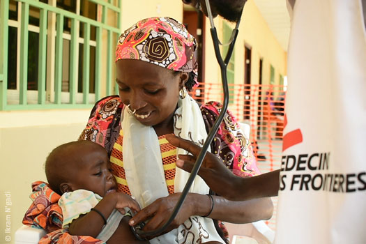 Nigeria: ayuda urgente para niños desnutridos